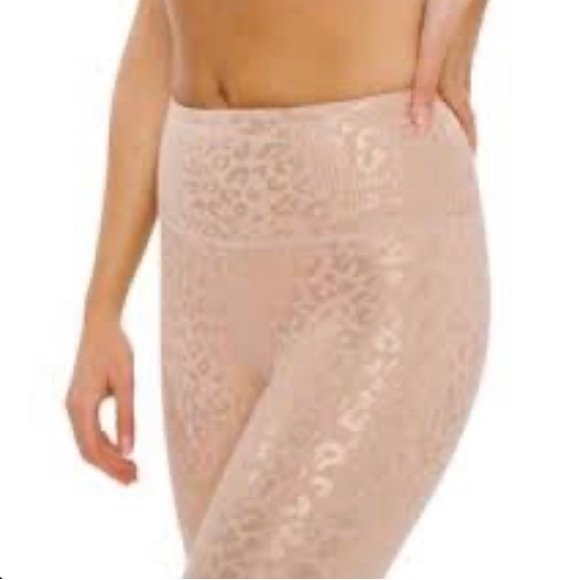 Zyia Active Gold Leopard 7/8 High Rise Light N Tight Leggings - Picture 2 of 6